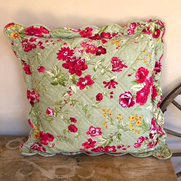 FLORAL PILLOW Quilted Pottery Barn 2Patterns 31”Sq - Picture 2 of 10